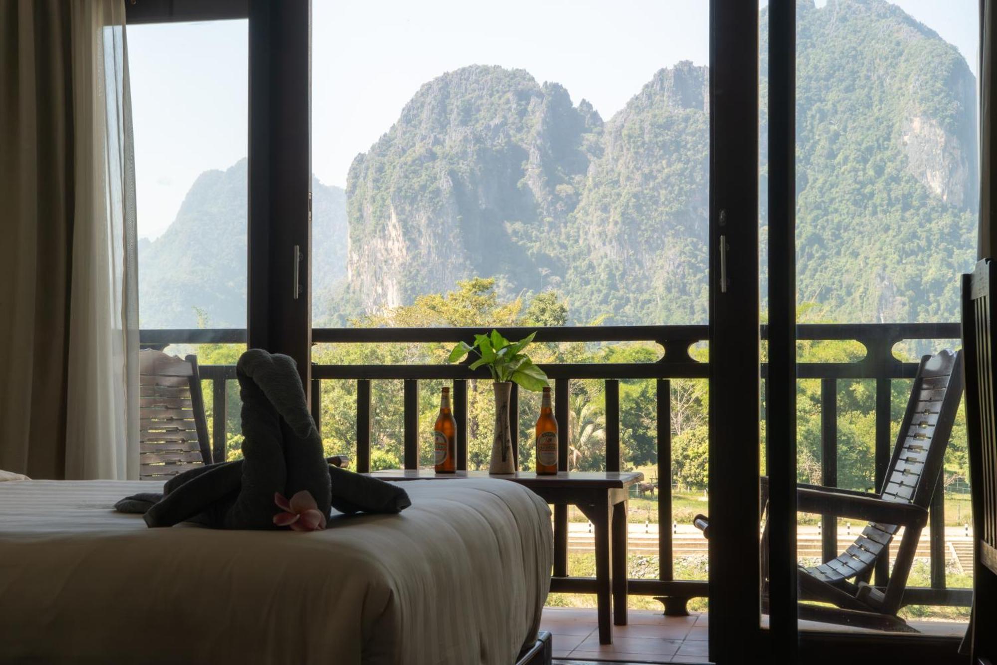 Silver Naga Hotel Vang Vieng Bagian luar foto