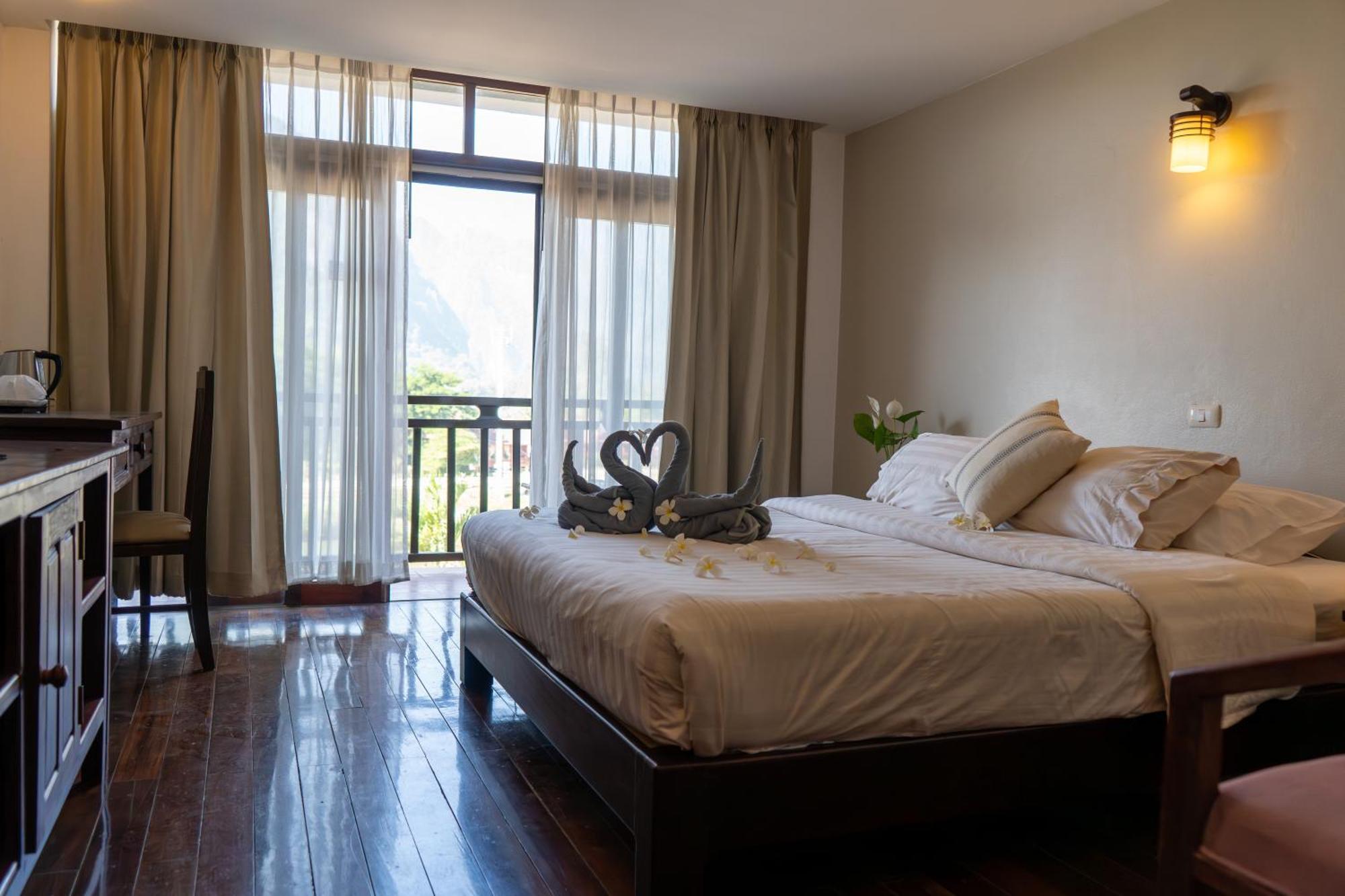 Silver Naga Hotel Vang Vieng Bagian luar foto