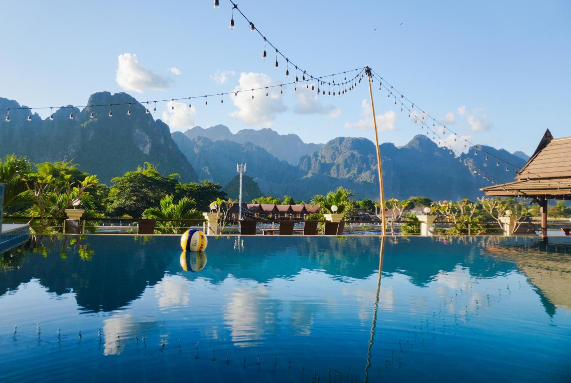 Silver Naga Hotel Vang Vieng Bagian luar foto