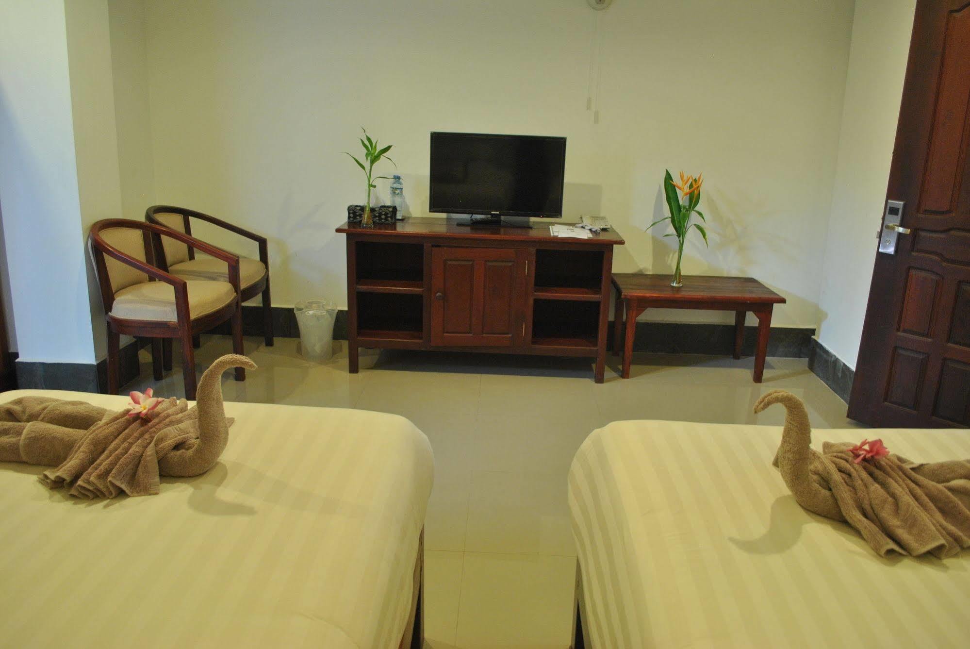 Silver Naga Hotel Vang Vieng Bagian luar foto