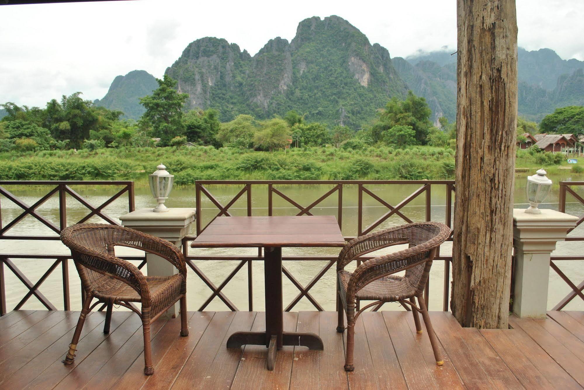 Silver Naga Hotel Vang Vieng Bagian luar foto