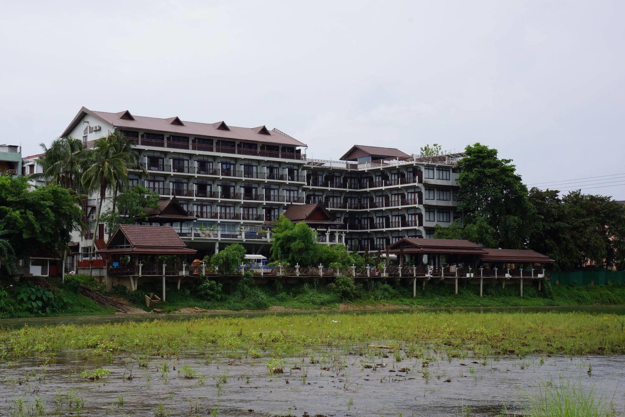Silver Naga Hotel Vang Vieng Bagian luar foto