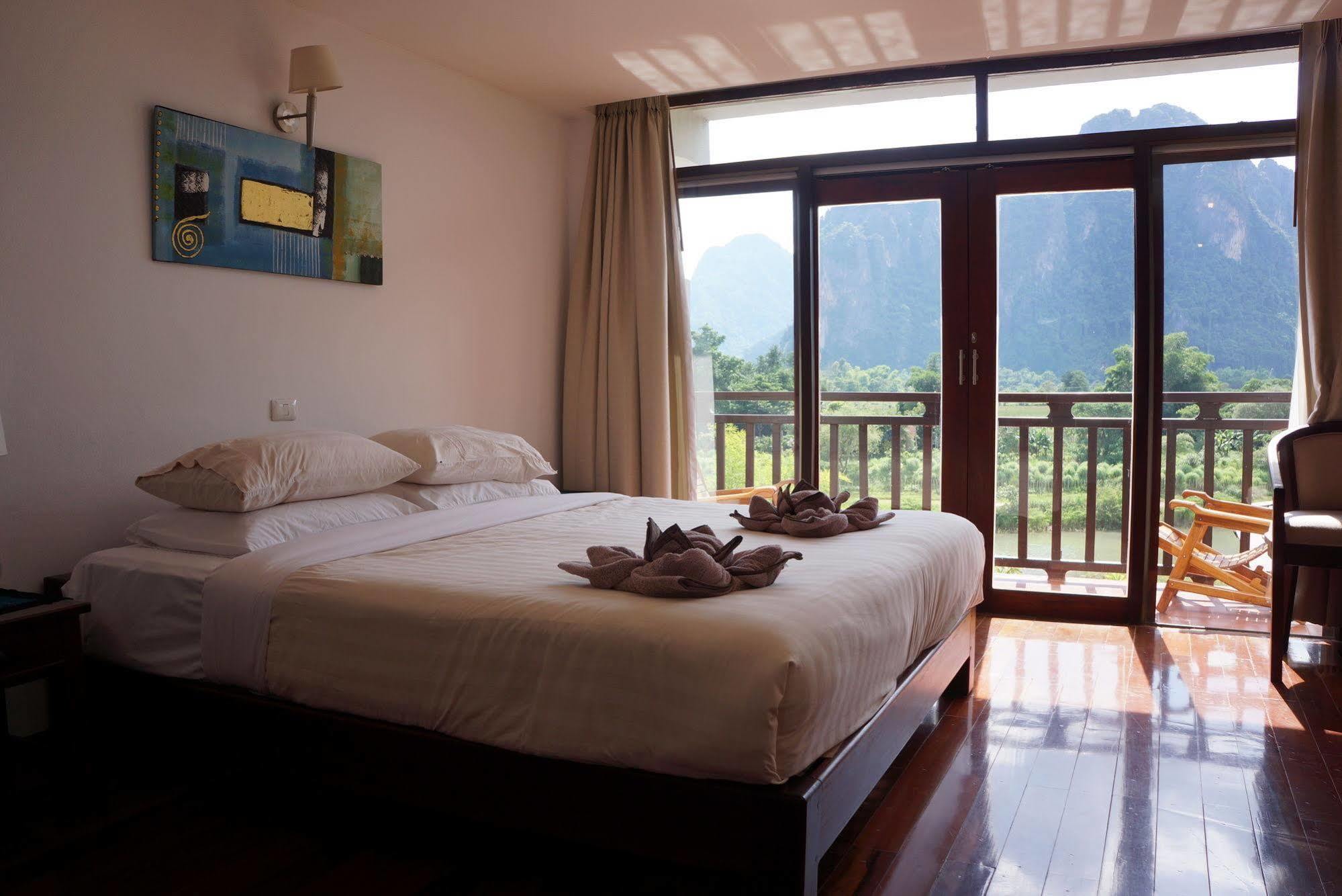 Silver Naga Hotel Vang Vieng Bagian luar foto