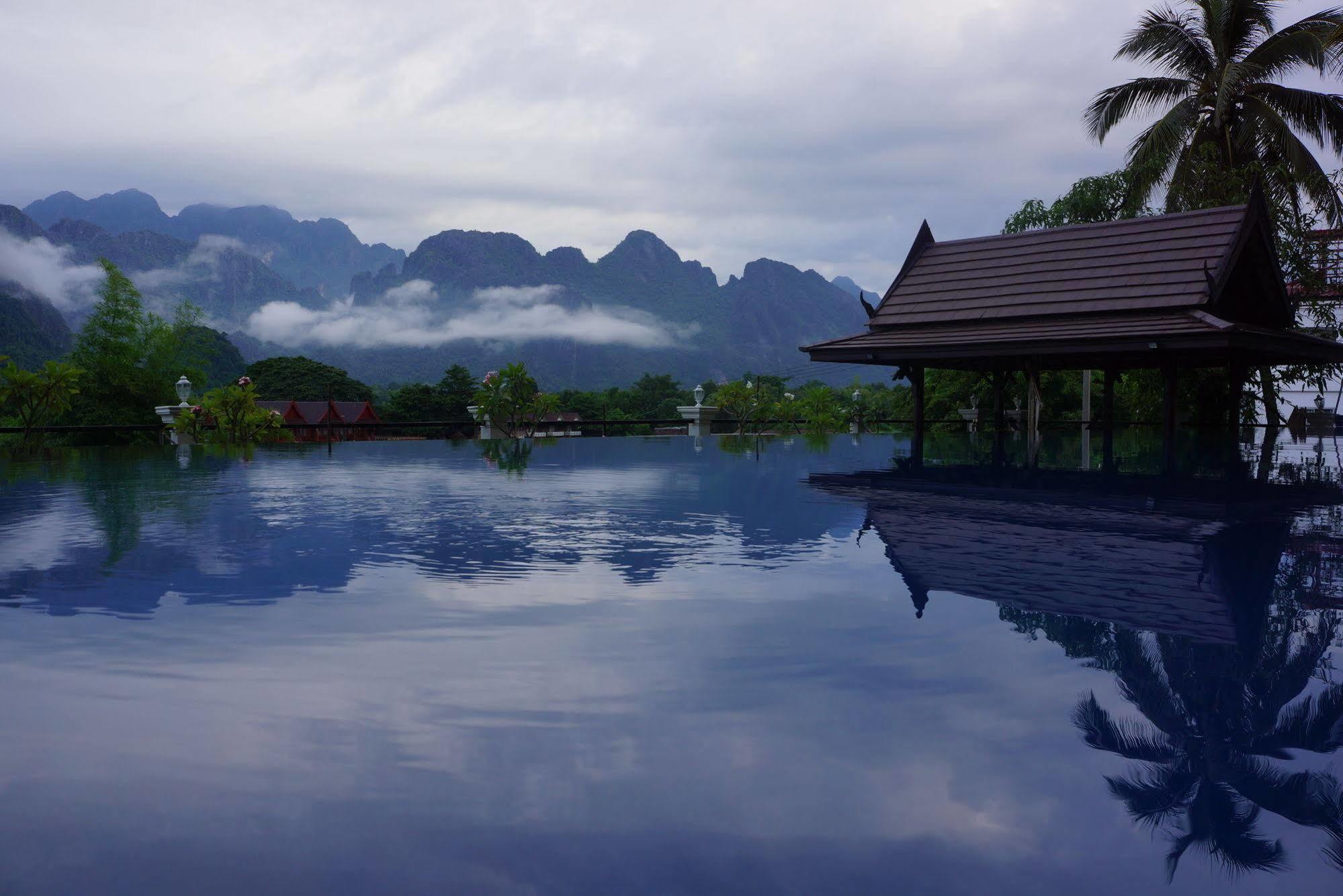 Silver Naga Hotel Vang Vieng Bagian luar foto