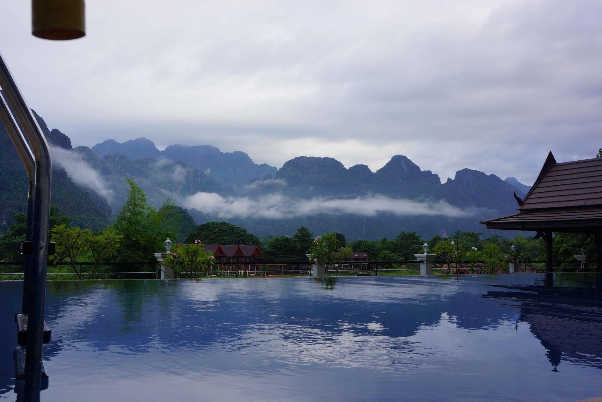 Silver Naga Hotel Vang Vieng Bagian luar foto